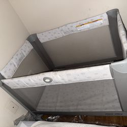 Graco Playpen(like New) 
