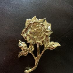 Avon Vintage Rose Pin