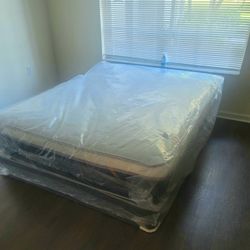 NEW QUEEN-SIZE PILLOW TOP MATTRESS AND BOX SPRING 💤