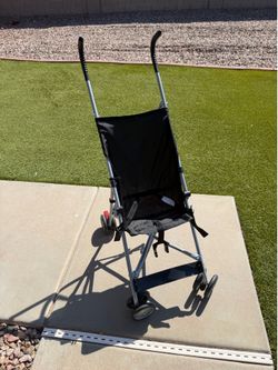 Foldable umbrella stroller