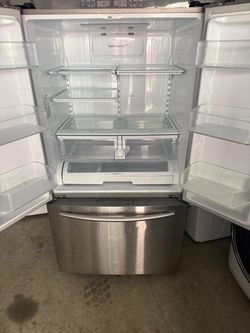 Samsung Stainless Steel Frenchdoor refrigerator with water and ice