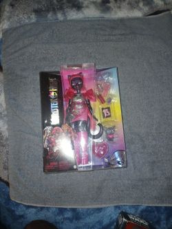 MONSTER HIGH Doll 