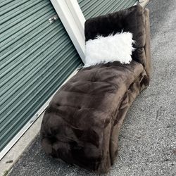 Lounge Chair Cash Only 