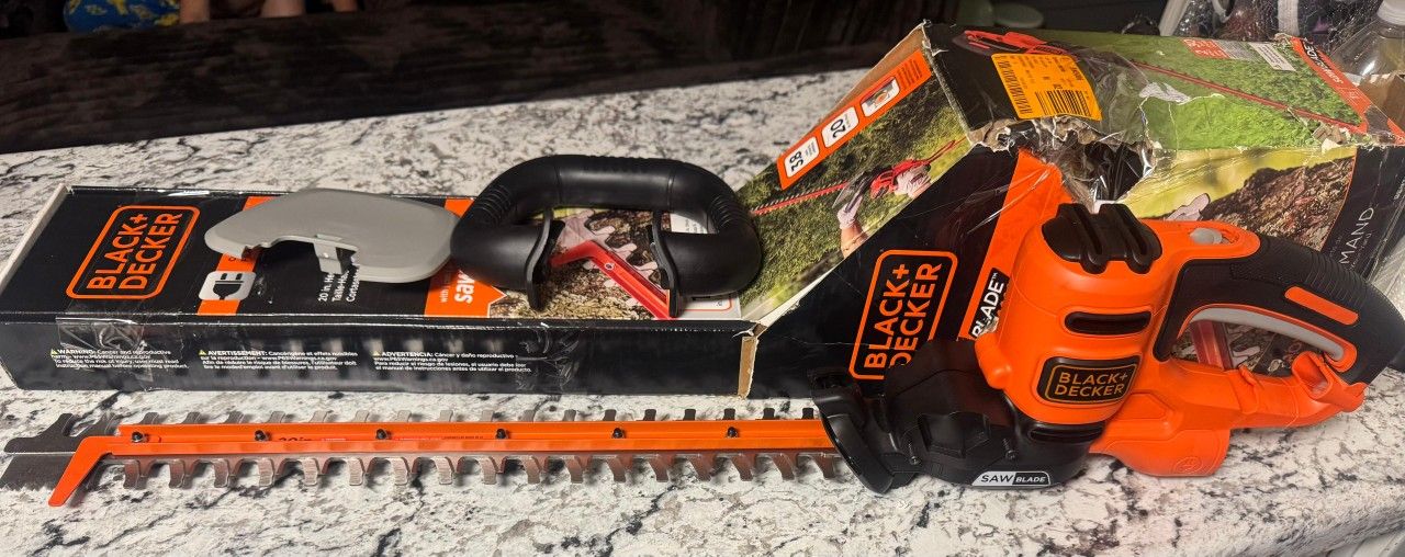 BLACK+DECKER Hedge Trimmer with Saw, 20-Inch,