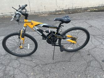 24 Black hawk Harley Davison Bike