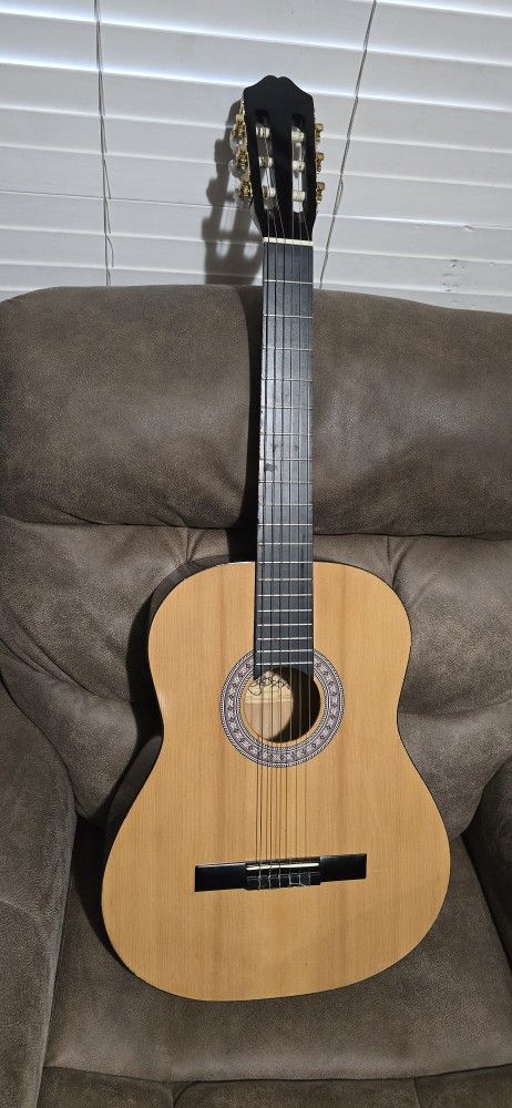 GUITARRA ACOUSTICA CLASICA EFRZAN $59