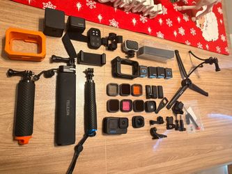 Go Pro 10 Black Media Bundle 