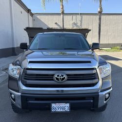 2015 TOYOTA TUNDRA SR5
