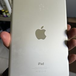 32GB iPad Mini 1 Silver Great Condition 