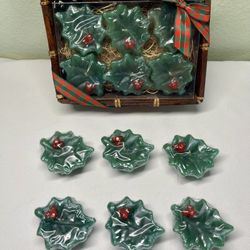 New! Gift Basket of Floating Holly Berry Candles 