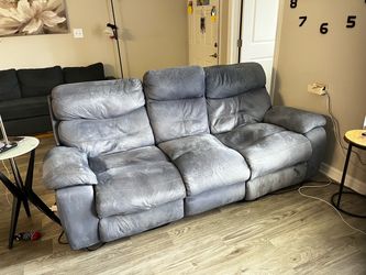Free Reclining Sofa – Pickup Only