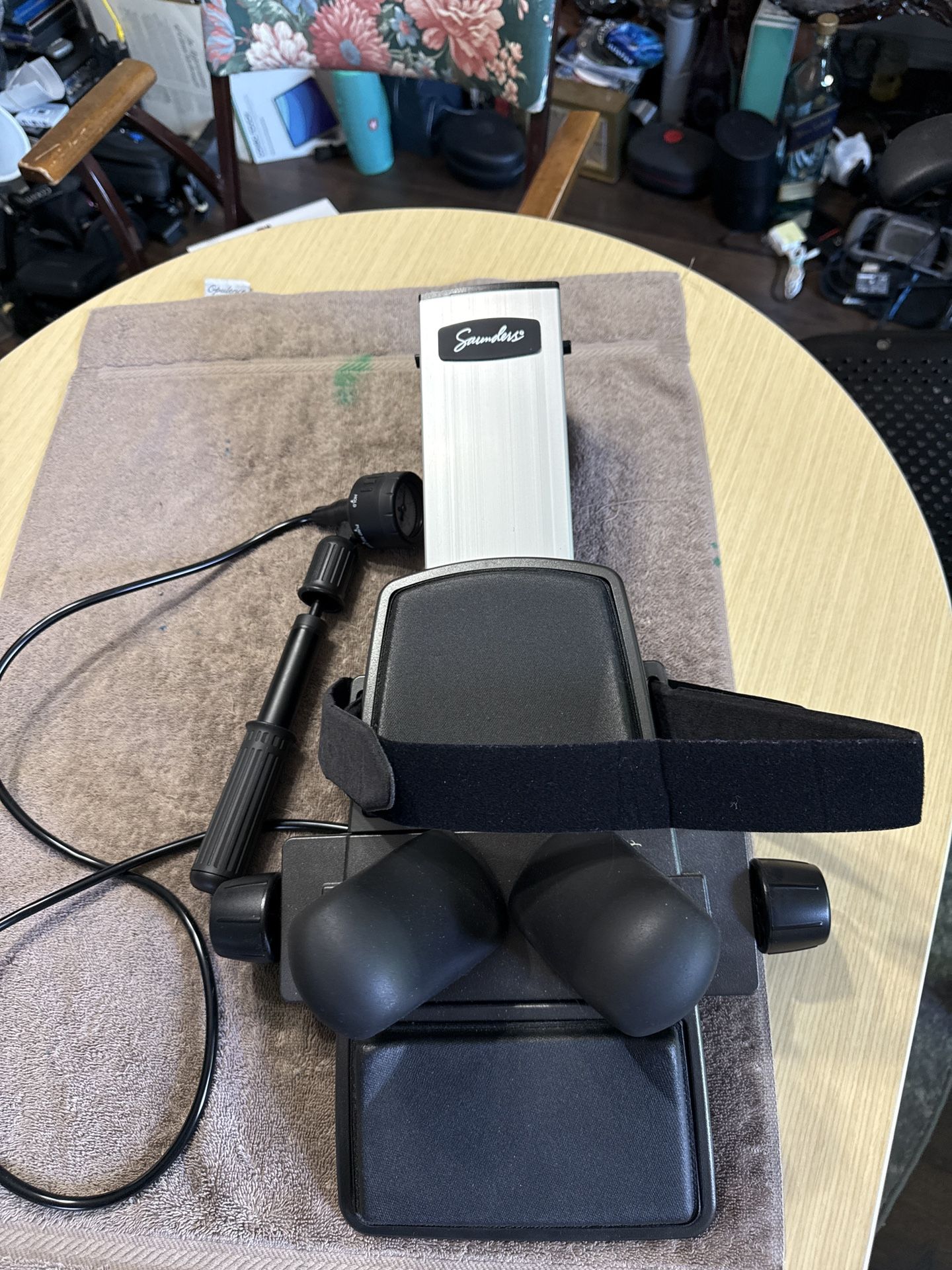 Saunder Cervical Traction Neck Device. It’s in an excellent condition.