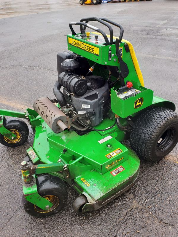 2014 john deere 52” stand on mower stander clean for Sale in Itasca, IL