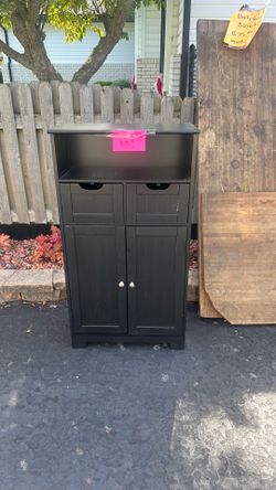 Storage cabinet