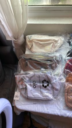 Alo. Y lululemon. Bags