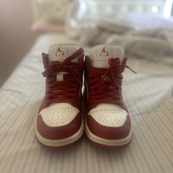 Nike Air Jordan 1 Mid Red & White – Woman’s Size 7