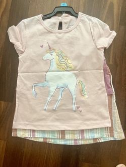 NWT Carter’s 3 piece linen stripe unicorn top shorts lot size 4T New with tags 3 piece set Comes with (1) unicorn tee, (1) stripe linen blend top