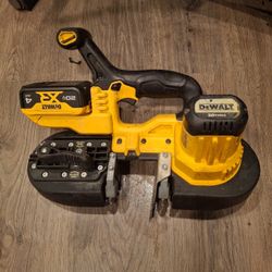 Dewalt  Saw With 4ah Battery  20v Dcs371