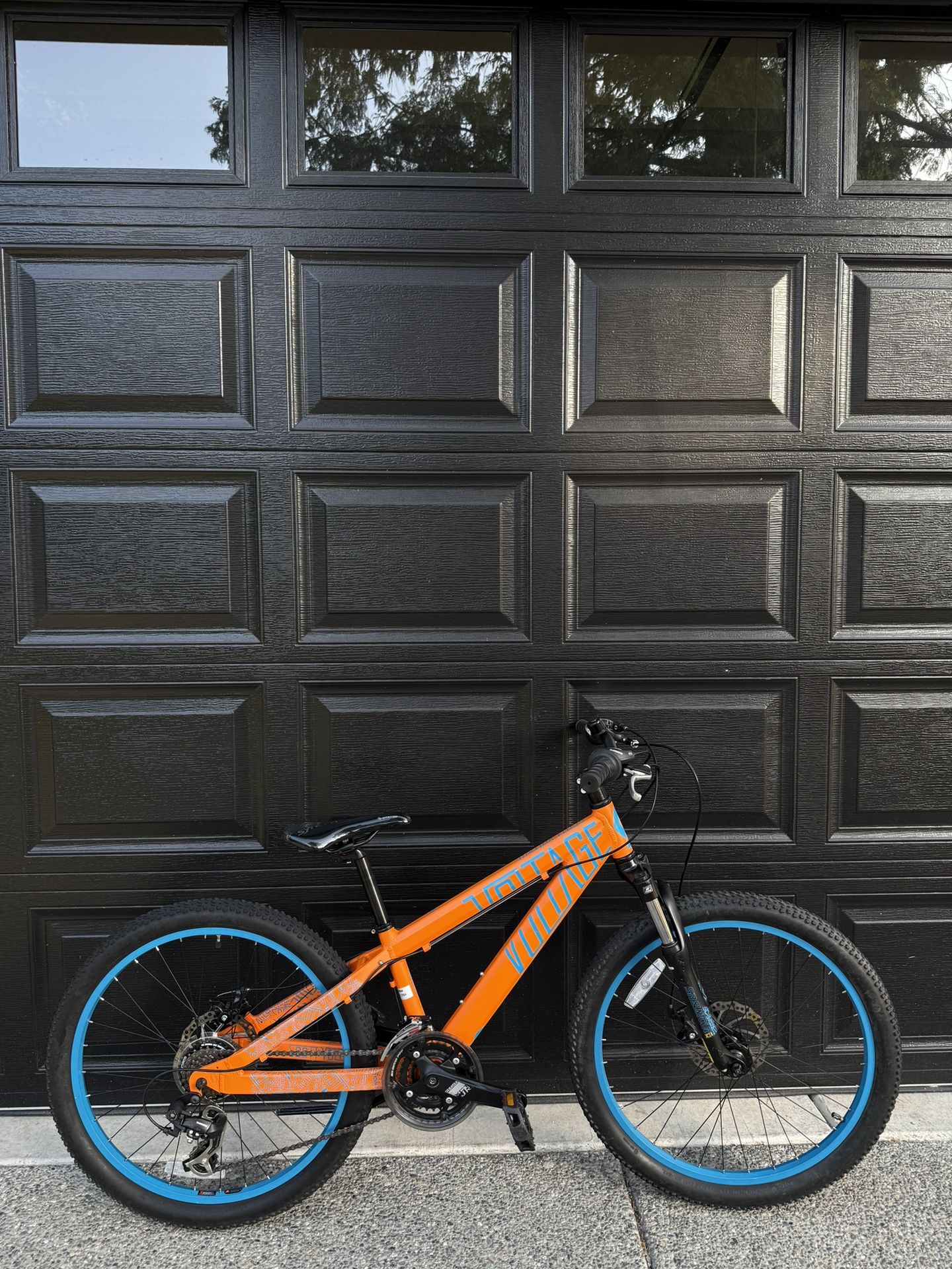 Voltage Mountain Kids Bike 24”