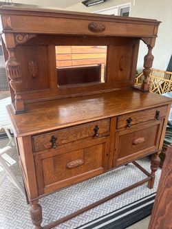 Buffet made of Oak