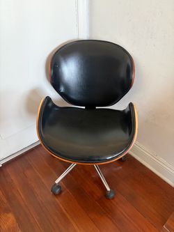 Mid-Century Modern Walnut & Black Leather Chair