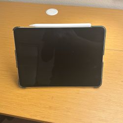 Apple iPad Pro 11" 3rd Gen 64GB Wi-Fi + Apple Pencil + Case