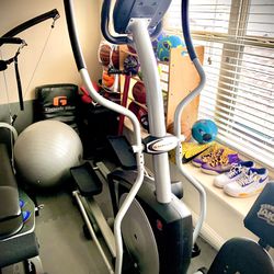 ELLIPTICAL EXERCISE MACHINE (great for indoors/garage Set Up) Adds Up to your Personal 🏡 GYM set Up!!