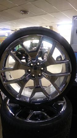 Set of 6 bolt 26 inch wheels and tires like new