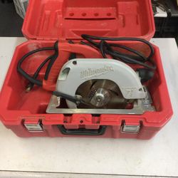 Milwaukee Circular Saw 15Amp Corded with hard case