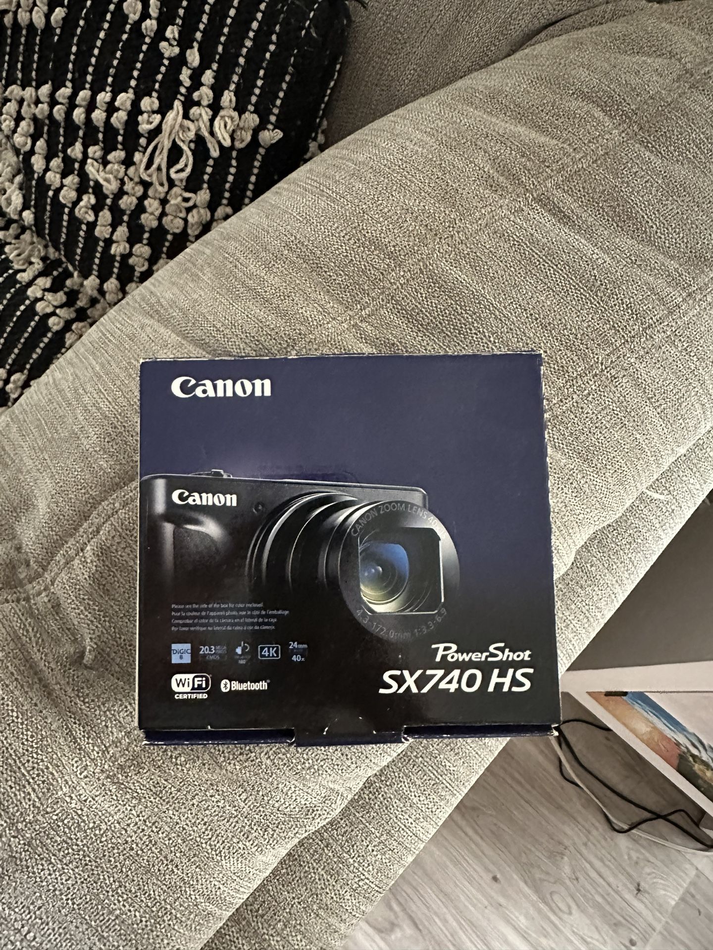 Canon power shot sx740 hs camera