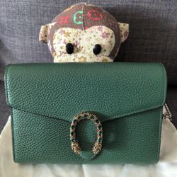 𝐆𝐔𝐂𝐂𝐈 Dionysus Wallet On Chain Green
