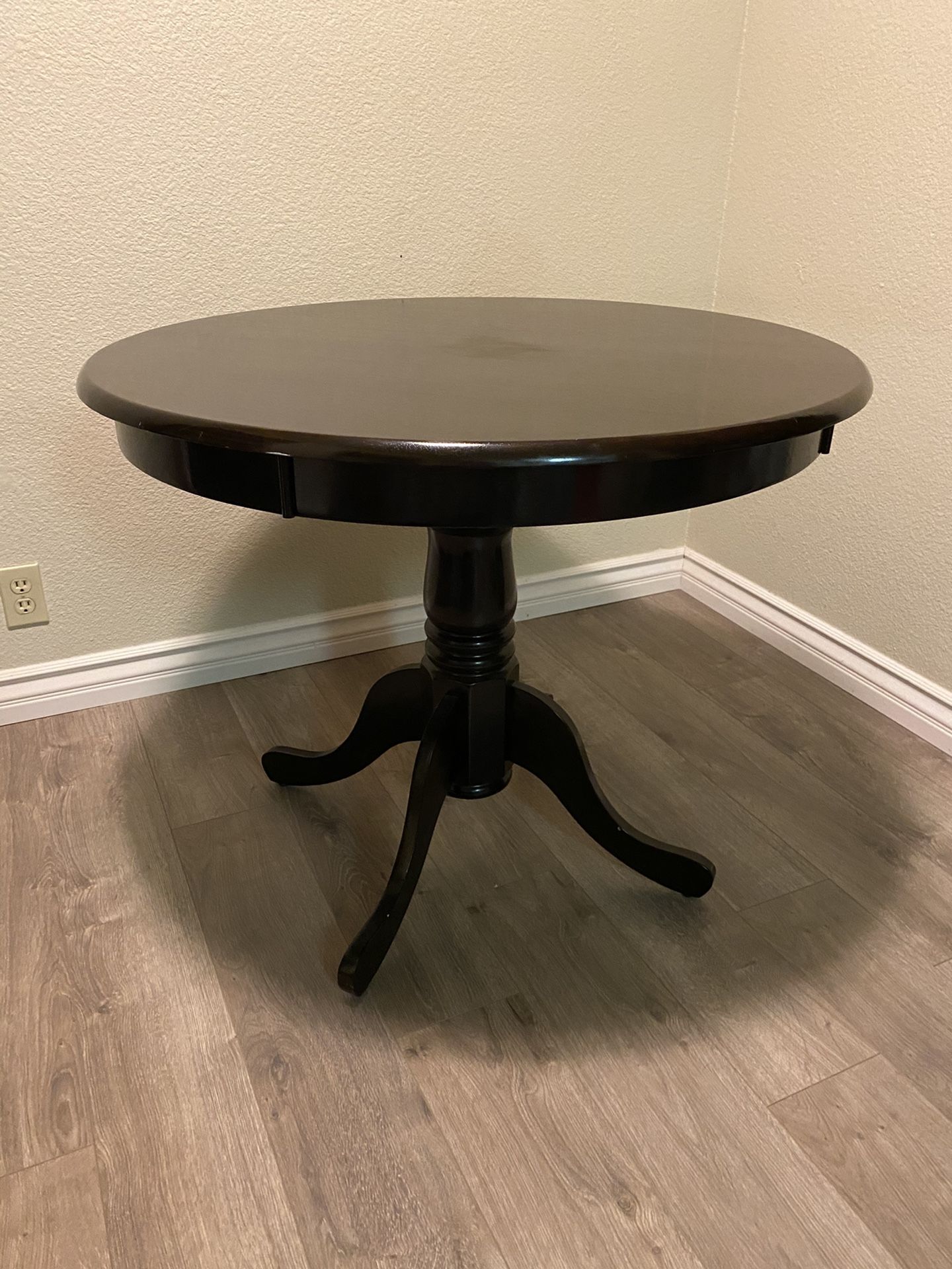 Round wood table W Two Free Chairs