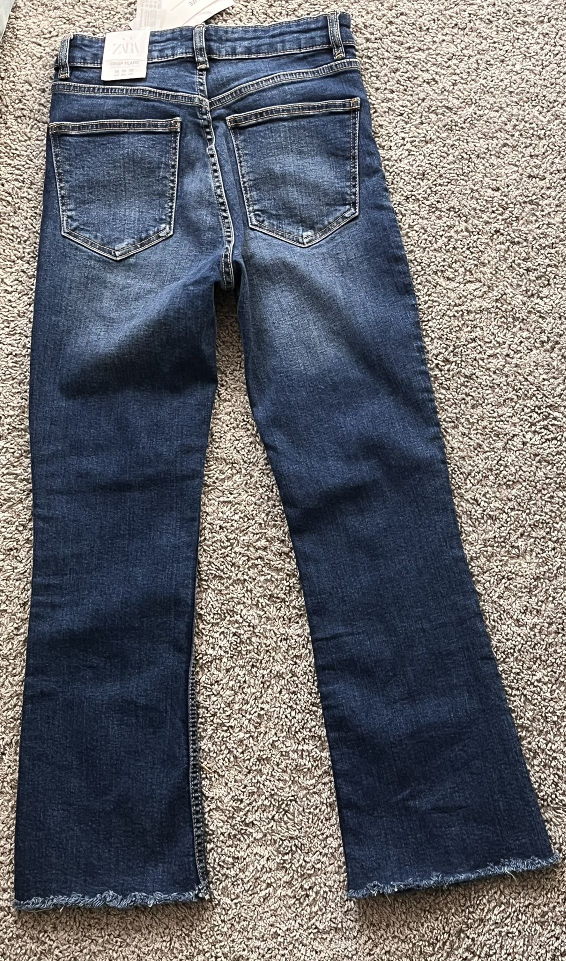 Mid-rise Crop Flare Jeans