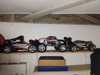 3 Traxxas RC cars