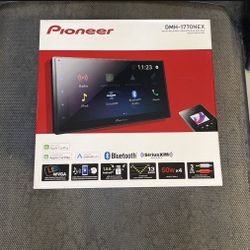 Pioneer Double Din AppleCarplay Bluetooth Android Auto SiriusXM 6.8 Inch Touchscreen Radio
