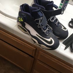 Nike Ken Griffey’s Men’s Sz 9.5 Seahawks