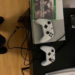 Xbox One S, Included Call Of Duty Mw 2019, Controllers Too 