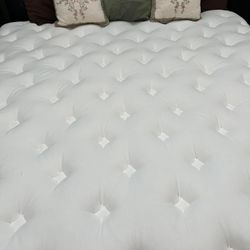 Like New WinkBed Soft King Mattress