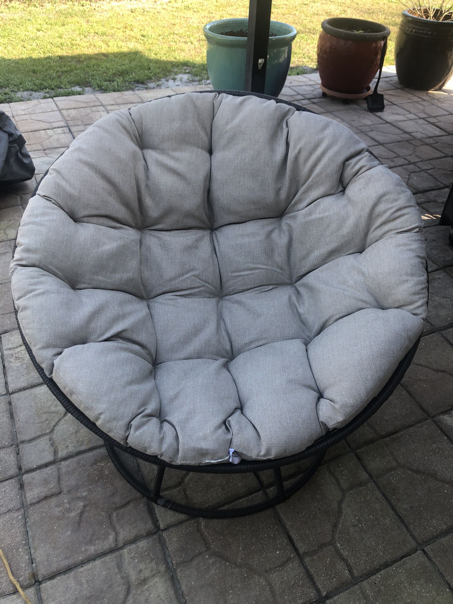 Round Cushion Chair In