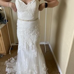 Beautiful Strapless Wedding Dress