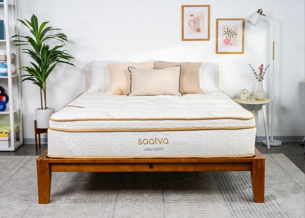 Saatva Latex Hybrid Pillow Top Mattress Queen 