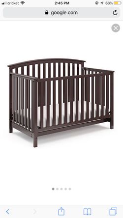 Brand new Graco 4- in 1 Freeport convertible crib