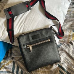Gucci messenger bag