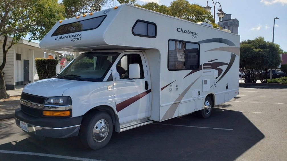 2008 Thor chateau sport 23 foot 13k miles