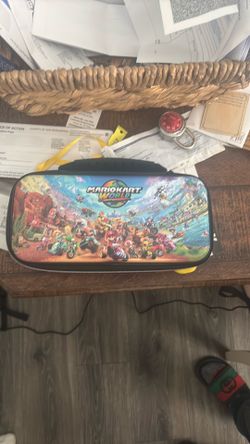 Nintendo Switch- mario kart carrying case- 5 games