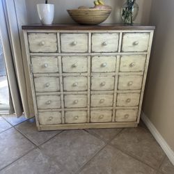 Nice Solid Side Hutch