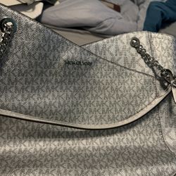 Michael Kors Purse/wallet