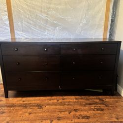 Dresser & 2 Night Stands