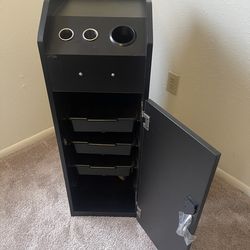 Beauty Trolly - Stylist, Barber or Braider