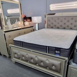 ✅️ 4 pc Bedroom Set in Silver Finish Wood w/Faux Leather Headboard✅️(Mattress not included)
